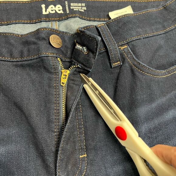 LEE Women’s MidRise Regular Fit Straight Dark Wash Jeans Blue 16 M NEW Inseam 29 - Picture 10 of 11